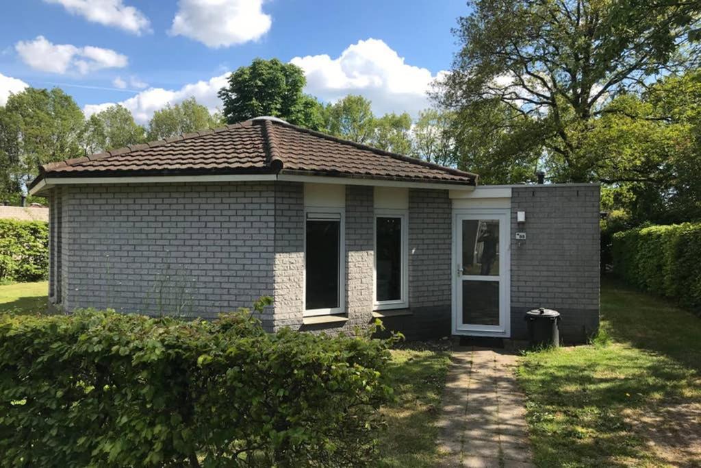 Rustig Gelegen Bungalow In Mooi Havelte Exterior photo